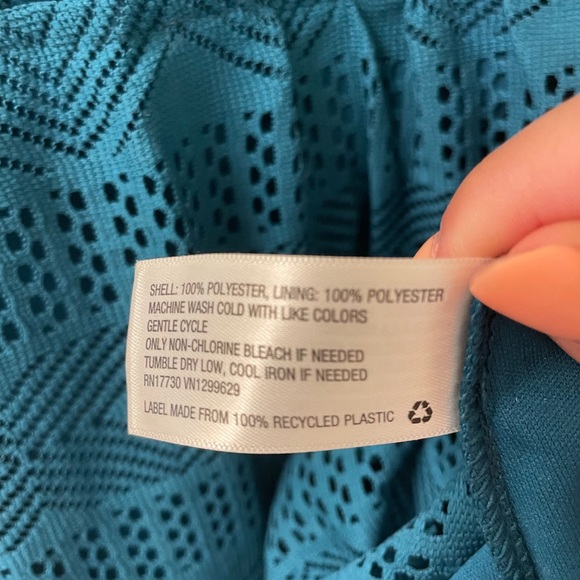 Dress - Picture 3 of 4